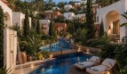 Casa Blanca – 1BR Laguna Front